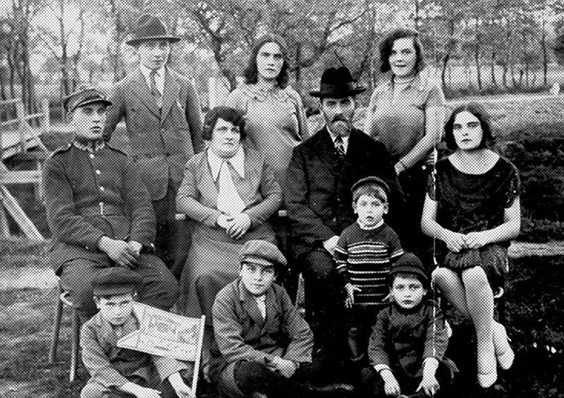 Fotografia archiwalna żydowskiej rodziny, Grybów