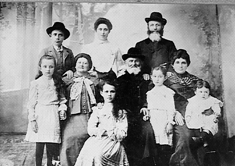 Fotografia archiwalna żydowskiej rodziny, Krościenko nad Dunajcem